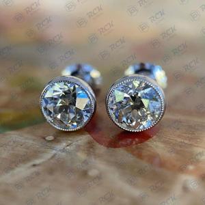 ต่างหูเพชรโมอิสทรงกลม3.00 tcw สำหรับผู้หญิง/เครื่องประดับของขวัญครบรอบสำหรับกระดุมเพชรของเธอ - Product Image 3