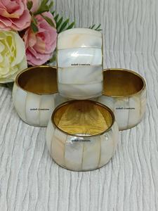 Servilleteros hechos a mano de diseño clásico de nácar y latón, decoración de comedor de lujo ecológica para fiestas - Product Image 2