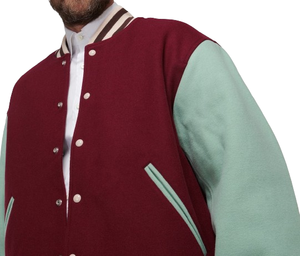 Venta al por mayor All-Wool Varsity Jacket Logotipo personalizado Peso pesado Estilo de béisbol de invierno Nueva moda Tela de cuero Botón Tallas grandes - Product Image 4