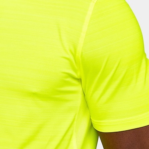 Tenues en jersey imprimé de bonne qualité à manches courtes Gymwear de sport de marque avec des t-shirts en polyester 100% pour hommes de BD - Product Image 5