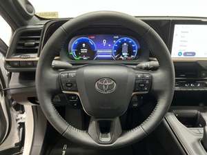 Toyota Crown Limited AWD 2023 à vendre / Disponible à la vente avec faible kilométrage, moteur essence, véhicule d'occasion sans accident, hybride - Product Image 6