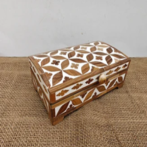 Cajas decorativas de lujo con incrustaciones de hueso Riviera hechas a mano disponibles en varios tamaños y patrones, perfectas para regalar en casa al por mayor - Product Image 1