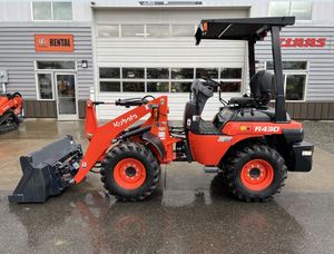 Nouveau KUBOTA R430 2026 avec 48 CV, godet, attache rapide et hydraulique auxiliaire - Product Image 2