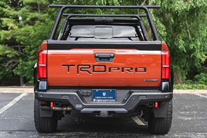 โตโยต้า ทาโคมา TRD Pro ดับเบิ้ลแค็บ ปี 2024 ขับเคลื่อน 4 ล้อ เครื่องยนต์ไฮบริด 4 สูบ เทอร์โบ พร้อมระบบล็อคเฟืองท้าย  ปรับแต่งน้อยมาก พร้อมกล้อง - Product Image 6