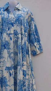 Robe mi-longue, mini robe, robe longue imprimée florale, col profond avec ficelle - Product Image 4