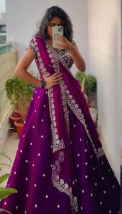 Vêtements de fête ethniques indiens Lehenga avec chemisier cousu et cordon de broderie au prix de gros - Product Image 4