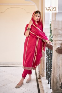 Kurti pantalon et dupatta en soie romaine à broderies codées, vente chaude, fabricant et fournisseur de mode féminine de Surat - Product Image 4