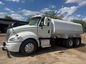 Camión Tractor Diésel de Larga Distancia 6x4 con Tanque de Agua de Gran Capacidad para Construcción y Transporte Logístico, Listo para Enviar - Product Image 3