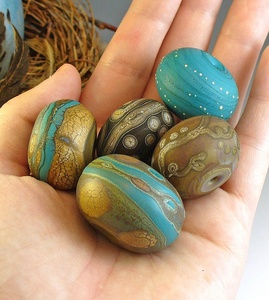 ลูกปัดเรซิ่นสำหรับตกแต่งเครื่องประดับและเสื้อผ้าสร้อยคอวัสดุเรซินและอุปกรณ์ตกแต่งขอบผลิตภัณฑ์งานฝีมือเรซิน - Product Image 1