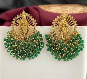 Templo tradicional Krishna Grace Drops Golden Devotion Jhumka Krishna Temple Jhumkas Ropa para regalos de boda para mujeres - Product Image 2