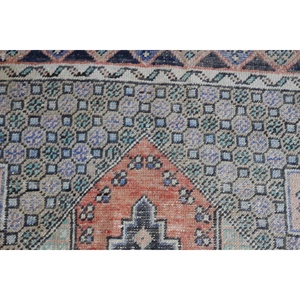 Petit tapis turc vintage 1,6x3,8 pi (49x117 cm), tapis Ikat bleu - Product Image 5