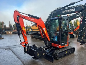 Mini-excavatrice Kubota U27-4 à oscillation zéro, machine de terrassement robuste pour les chantiers de construction, disponible au prix de gros - Product Image 1