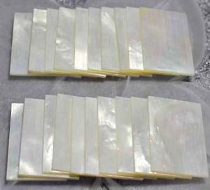 Feuilles de pierres précieuses naturelles carrées fabriquées à la main en nacre coquillage sculpté dans une utilisation de souvenirs de style nautique - Product Image 5