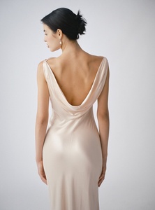 Best-seller Robe mi-longue dos nu en soie à Iéna pour femmes ODM Services Made in Vietnam for Wedding - Product Image 3