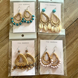 ต่างหูห่วงไม้ไผ่ ทำด้วยมือจากเวียดนาม หวายธรรมชาติ เครื่องประดับรักษ์โลก ศิลปะพื้นบ้าน โบโฮ น้ำหนักเบา เครื่องประดับแฟชั่น TUYET - Product Image 1