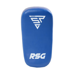 Almohadillas de brazo de perforación de cuero PU MuayThai de boxeo y Karate de alta calidad para entrenamiento profesional diseñadas por Reema Group of Companies - Product Image 4