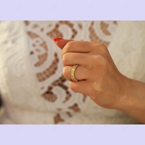 Anillo de Boda de Oro Amarillo de Lujo en Oferta, Anillo de Eternidad Completo con Corte Esmeralda de la Mejor Calidad, Oro Rosa, Moissanita Clásica GRA - Product Image 2