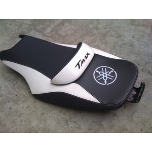Kit Tuning Bianco: Coprisella per Yamaha TMAX T 500-530, Cuscino Sella Moto in Plastica Resistente - Product Image 2