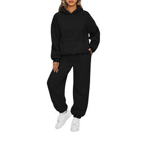 Ensemble de survêtement deux pièces pour femmes, couleur noire personnalisée, bloc de couleur, veste à fermeture éclair et pantalon, ensemble de survêtement à demi-zip pour femmes - Product Image 1