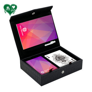 Caja plegable de PU con diseño de cocodrilo y logotipo personalizado, botón magnético con tapa abatible, doble cubierta para naipes de marca de lujo - Product Image 2