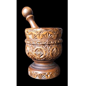 Mortier et pilon en bois artisanal, fabriqués avec soin pour moudre les épices, les herbes et les racines, créant des plats aromatiques - Product Image 5