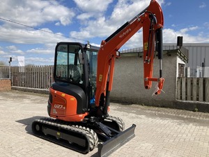 Mini-excavatrice Kubota U27-4, 2,7 tonnes, excavatrice compacte hydraulique pour travaux de construction, d'aménagement paysager et agricoles - Product Image 3