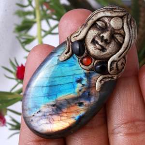 Colgantes de arcilla hindúes clásicos con cabujones de piedras preciosas - Product Image 4