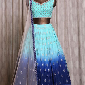 Vêtements de mariée FUAX GEORGETTE LOURD BRODÉ 5MM SEQUENCE WORK LEHENGAS WORK DUPATTA Silk Sari Casual Dress Numéro de modèle Fantaisie - Product Image 1