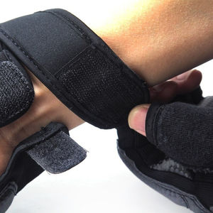 Nouveauté Gants de MMA en cuir de haute qualité pour l'entraînement des adultes Impression de logo personnalisée Demi-doigts Respirant Écologique - Product Image 6