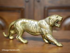 Figurine élégante en laiton Sculpture animale Collection Accent décoratif fait à la main pour l'affichage intérieur de la maison élégante - Product Image 6