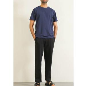 เสื้อยืดโอเวอร์ไซส์พิมพ์ลายตามสั่ง OEM สำหรับทุกเพศ ผลิตจากผ้าฝ้าย 100% สวมใส่สบาย เป็นมิตรกับสิ่งแวดล้อม สไตล์ไฮสตรีท รับสั่งซื้อจำนวนมาก - Product Image 3