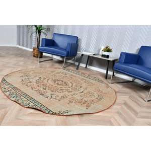 Alfombra Turca Vintage de 5.2x5.4 pies, Alfombra de Área, Alfombra con Estampado Animal Marrón - Product Image 3