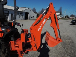 Oferta Económica: Mini Tractor Kubota L3302HST 4WD con Motor Diésel, Retroexcavadora y Cargador, Maquinaria Agrícola en Venta - Product Image 3