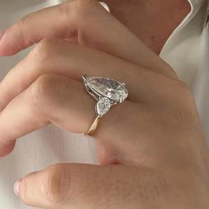 Anillo de oro de 14 quilates a la moda para mujer Moissanite pera piedra cortada 7x9mm corte redondo fiesta aniversario abril piedra natal celebración - Product Image 6