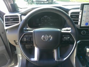 Toyota Tundra 4WD Platinum d'occasion propre 2024 - Product Image 3