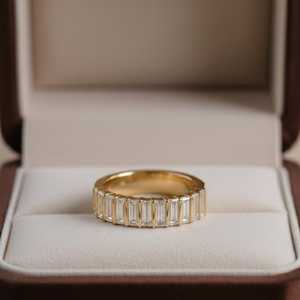 Bague éternelle en moissanite taille baguette de luxe, argent 925 plaqué or, bijoux faits à la main pour mariage, anniversaire - Product Image 2