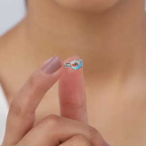 Anillo ajustable infinito de plata para mujer, joyería de cobre elegante a la moda con tecnología de incrustaciones, ajuste de garra religiosa clásica - Product Image 1