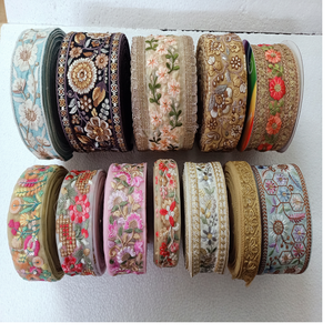 Fleurs sur mesure brodées de plusieurs manières de couleur dans des conceptions ethniques à des fins diverses dans différentes tailles - Product Image 1