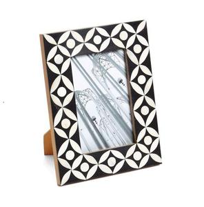 Cadre photo de table personnalisable en bois avec incrustation d'os, design ethnique fait main, logo, couleur et taille personnalisables, décoration intérieure - Product Image 3