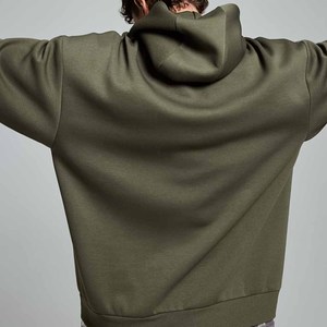 เสื้อฮู้ดผ้าฟลีซพิมพ์ลายตามสั่งสำหรับผู้ชาย คุณภาพสูง หนานุ่ม เหมาะสำหรับฤดูหนาว ลายเรียบ คอฮู้ด - Product Image 4