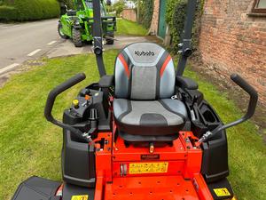 Tondeuse autoportée Kubota Z2-481 d'occasion, abordable, à rayon de braquage zéro, coupe de 48 pouces, à vendre. Tracteur de jardin. Expédition immédiate du fournisseur. - Product Image 2