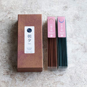 Bâtonnets d'encens Raucharme 40g Premium Sakura-Fleurs de cerisier - Set [Mélange Sakura-Bois de santal et Mélange Sakura-Bois d'aigle] - Product Image 1