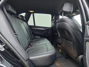 BMW X5 M Sport Auto X drive 2017 de segunda mano con transmisión automática, asientos de cuero oscuros e incentivos de envío gratis - Product Image 4