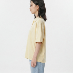 Polo à manches courtes jaune pour femme avec logo imprimé sur le devant, style décontracté, tissu Oxford 100% coton, design respirant - Product Image 3