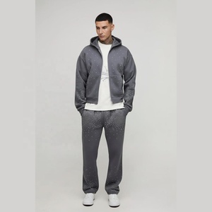 Nouvel ensemble de survêtement gris personnalisé pour homme 2026 de haute qualité avec strass – Ensemble de luxe streetwear avec sweat à capuche et pantalon de jogging, survêtement personnalisable avec logo - Product Image 1