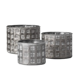 Maceta galvanizada Metal Hierro Galvanizado Maceta en relieve Juego decorativo de 3 Whitewash Acabado Forma redonda - Product Image 3