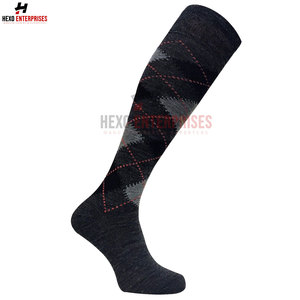 Chaussettes longues de service OEM Chaussettes de sport longues Chaussettes de sport longues personnalisées Vente en gros de chaussettes thermiques auto-chauffantes personnalisées de haute qualité pour hommes - Product Image 6