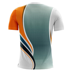 Camiseta de Fútbol Geométrica Sublimada Gris para Hombre, Cuello Redondo, Manga Corta, Ajuste Atlético, Absorbe la Humedad - Product Image 2