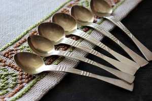 Cuillère de mariage en acier inoxydable à long manche poli et doré d'Inde, idéale pour les ustensiles de cuisine élégants, la cuillère à thé et l'ensemble multi-usages - Product Image 2