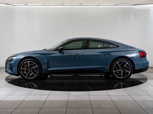 E-Tron GT 2023 d'occasion en bon état avec boîte de vitesses manuelle, transmission intégrale, sièges en cuir, intérieur foncé, taille des pneus R20 - Product Image 3